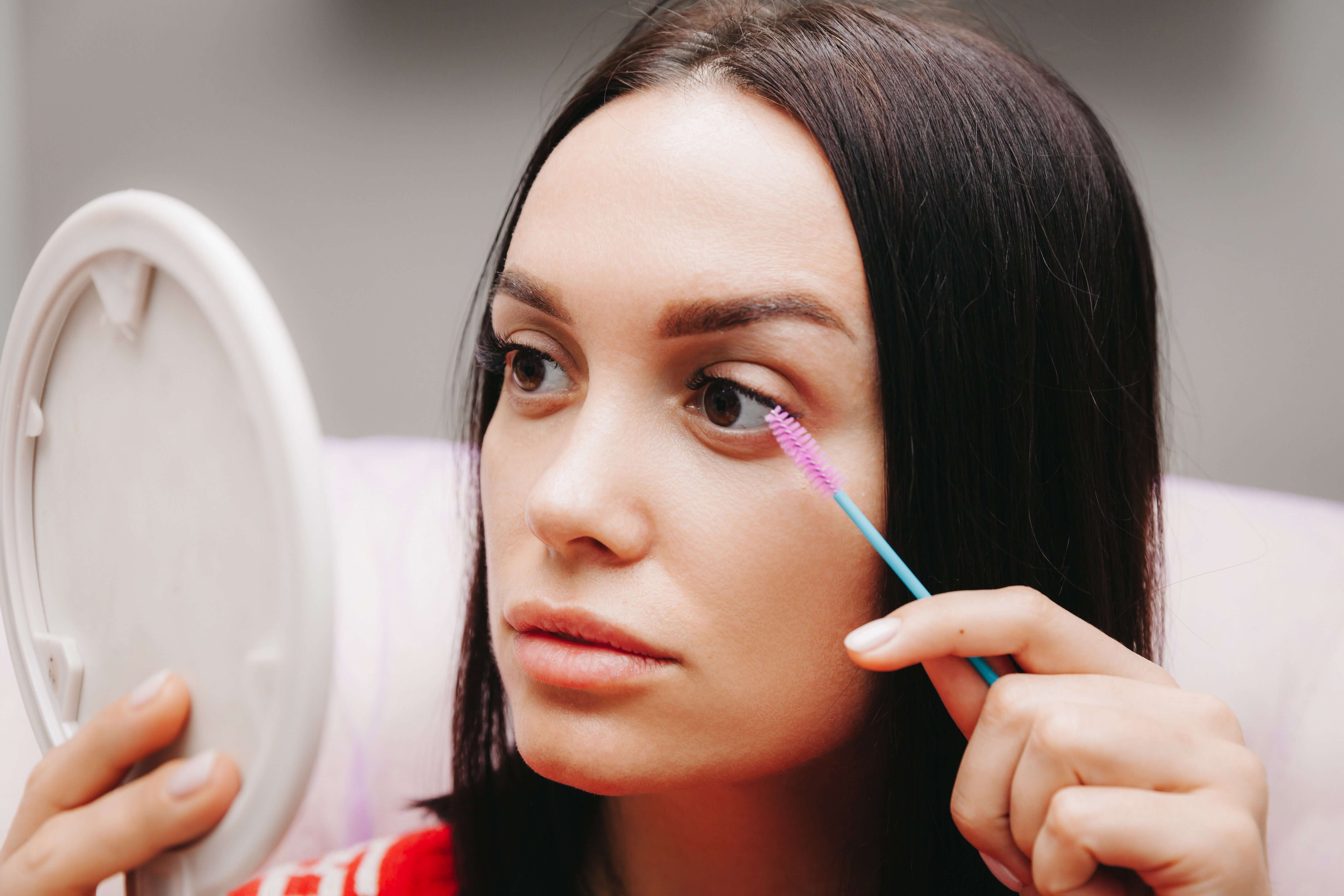 The Secret to Naturally Long, Beautiful Lashes: Why You Should Try an Eyelash Growth Serum
